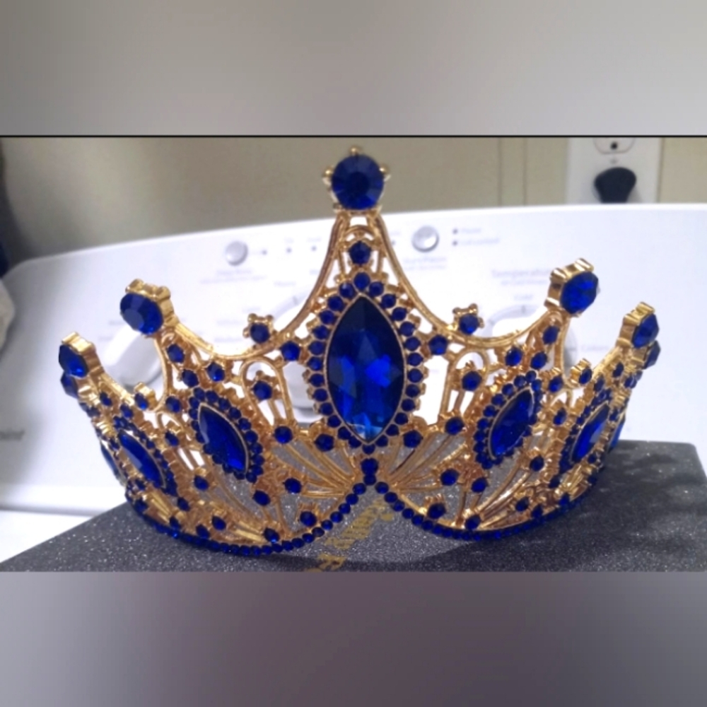 Quinceañera/Pageant Crown/Royal Blue